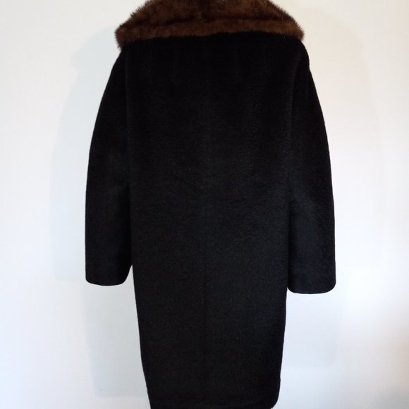 Vintage 1960s black A-line wool coat, three large buttons, faux fur collar - Picture 13 of 16